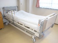 一般病室（4名1室）パラマウントベッド社製電動ベッド
